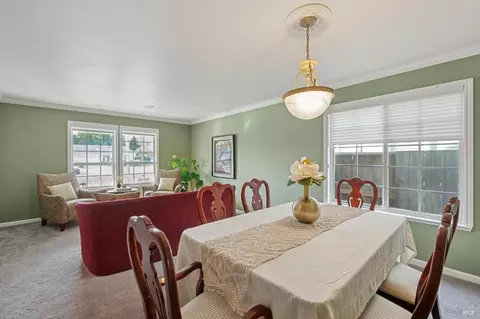 Dining - 9830 Marcella Ln, Windsor, CA 95492 photo 3 of 4