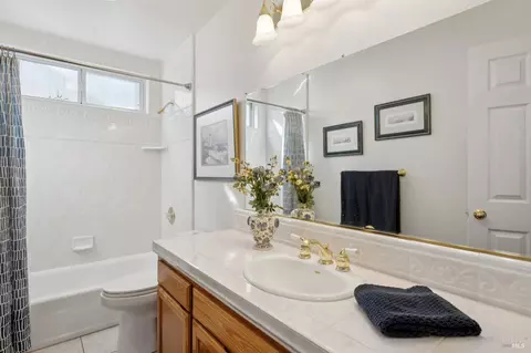 Bath - 9830 Marcella Ln, Windsor, CA 95492 photo 1 of 2