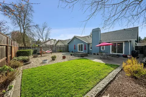 9830 Marcella Ln, Windsor, CA 95492