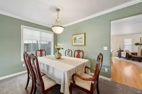 Dining - 9830 Marcella Ln, Windsor, CA 95492 photo 2 of 4