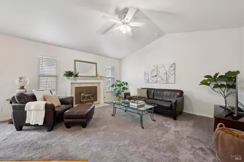 Living - 9830 Marcella Ln, Windsor, CA 95492 photo 2 of 2