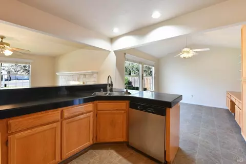 Kitchen - 135 Fulton Pl, Windsor, CA 95492 photo 2 of 3
