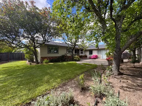 Exterior - 135 Fulton Pl, Windsor, CA 95492 photo 4 of 11