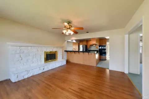 Living - 135 Fulton Pl, Windsor, CA 95492 photo 6 of 6