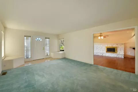 Living - 135 Fulton Pl, Windsor, CA 95492 photo 4 of 6