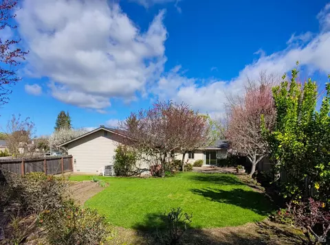 Exterior - 135 Fulton Pl, Windsor, CA 95492 photo 8 of 11