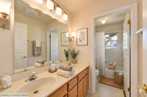 Bath - 135 Fulton Pl, Windsor, CA 95492 photo 2 of 7