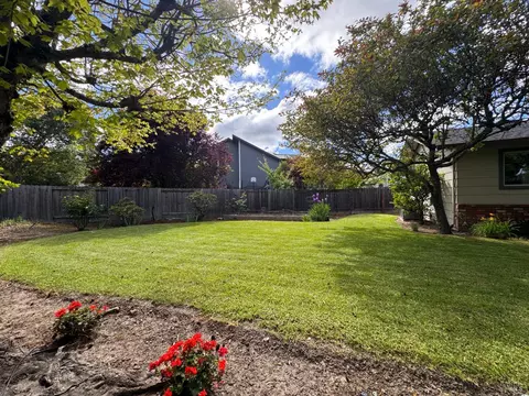Exterior - 135 Fulton Pl, Windsor, CA 95492 photo 6 of 11