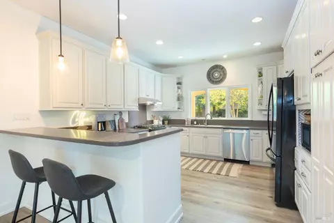 Kitchen - 9821 Dawn Way, Windsor, CA 95492 photo 1 of 6
