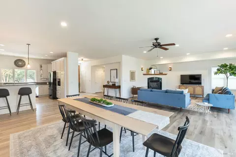 Dining - 9821 Dawn Way, Windsor, CA 95492 photo 1 of 3