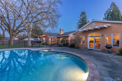Exterior - 9821 Dawn Way, Windsor, CA 95492 photo 12 of 12