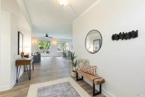 Entry Way - 9821 Dawn Way, Windsor, CA 95492 photo 2 of 2