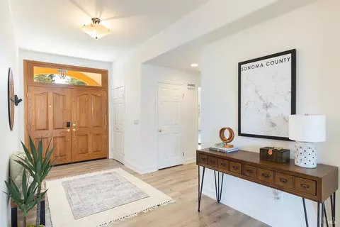 Entry Way - 9821 Dawn Way, Windsor, CA 95492 photo 1 of 2