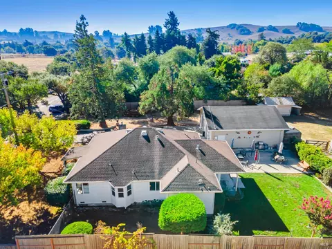 1040 Stony Glen Ln, Cotati, CA 94931