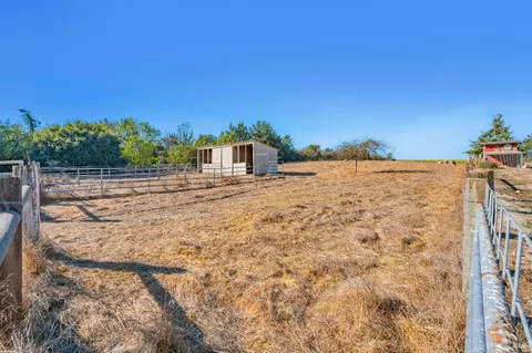Exterior - 1040 Stony Glen Ln, Cotati, CA 94931 photo 15 of 19