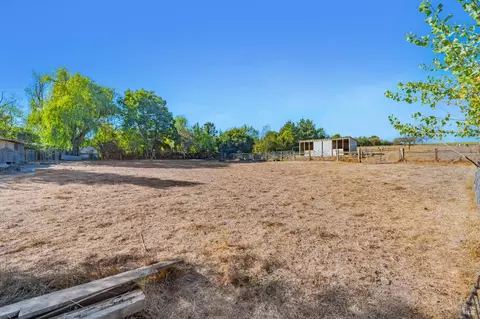 Exterior - 1040 Stony Glen Ln, Cotati, CA 94931 photo 13 of 19