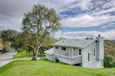 2511 Laguna Vista Dr, Novato, CA 94945