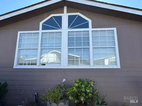 8149 D St, Windsor, CA 95492