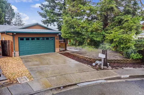 Exterior - 1213 Sprig Ct, Fairfield, CA 94533 photo 15 of 16