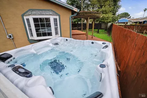 Exterior - 1213 Sprig Ct, Fairfield, CA 94533 photo 9 of 16