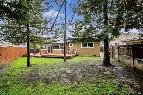 Exterior - 1213 Sprig Ct, Fairfield, CA 94533 photo 13 of 16