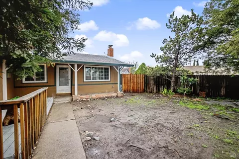 Exterior - 1213 Sprig Ct, Fairfield, CA 94533 photo 3 of 16