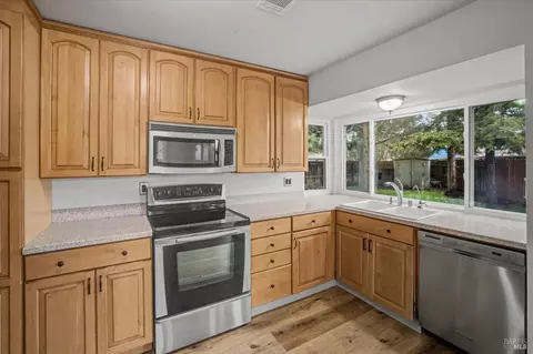 Kitchen - 1213 Sprig Ct, Fairfield, CA 94533 photo 2 of 2
