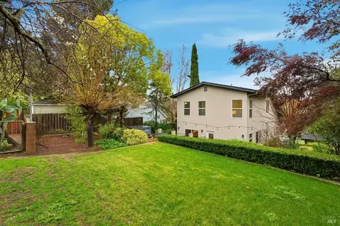 Exterior - 225 Berna Ave, Napa, CA 94559 photo 7 of 9