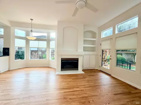 Living - 1717 Brompton St, Petaluma, CA 94954 photo 3 of 8