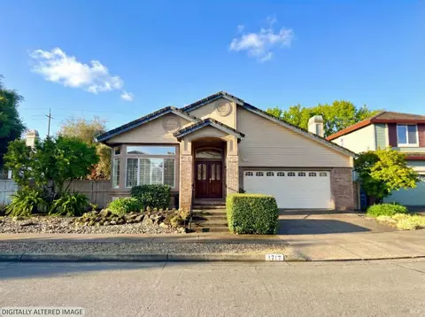 1717 Brompton St, Petaluma, CA 94954