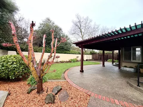 Exterior - 1717 Brompton St, Petaluma, CA 94954 photo 6 of 8