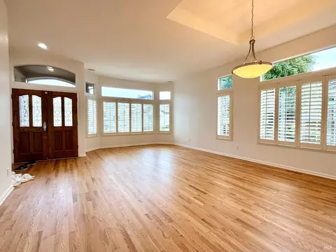 Living - 1717 Brompton St, Petaluma, CA 94954 photo 2 of 8