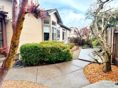 Exterior - 1717 Brompton St, Petaluma, CA 94954 photo 2 of 8