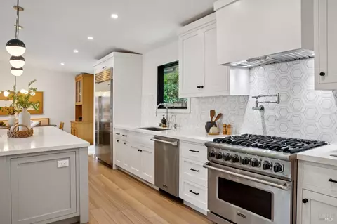 Kitchen - 602 Chapman Dr, Corte Madera, CA 94925 photo 6 of 7