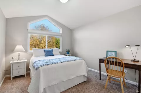 Bedroom - 9475 Victoria Ln, Windsor, CA 95492 photo 4 of 5