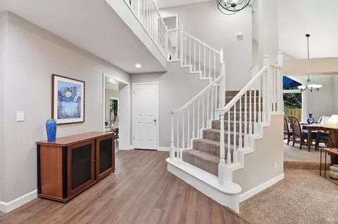 Entry Way - 9475 Victoria Ln, Windsor, CA 95492 photo 2 of 6