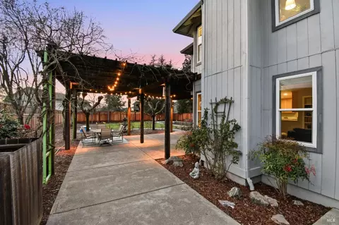 Exterior - 9475 Victoria Ln, Windsor, CA 95492 photo 8 of 27