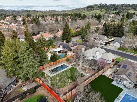 View/Area - 9475 Victoria Ln, Windsor, CA 95492 photo 4 of 6