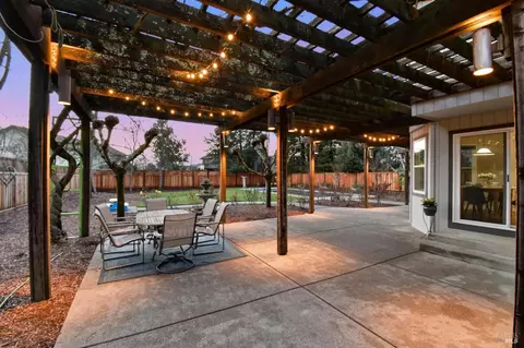 Exterior - 9475 Victoria Ln, Windsor, CA 95492 photo 19 of 27