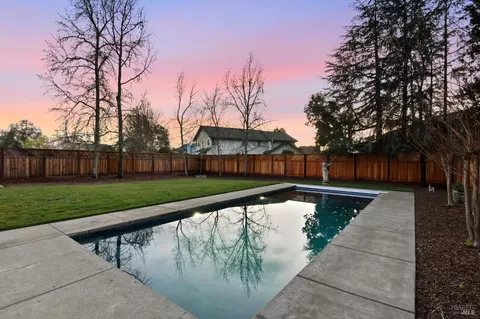 Exterior - 9475 Victoria Ln, Windsor, CA 95492 photo 10 of 27