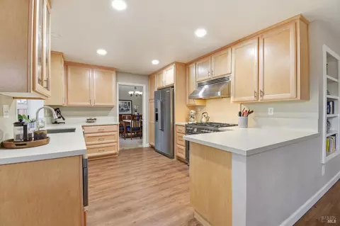 Kitchen - 9475 Victoria Ln, Windsor, CA 95492 photo 2 of 3