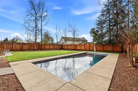 Exterior - 9475 Victoria Ln, Windsor, CA 95492 photo 6 of 27
