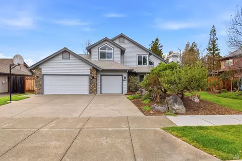 9475 Victoria Ln, Windsor, CA 95492