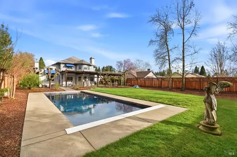 Exterior - 9475 Victoria Ln, Windsor, CA 95492 photo 2 of 27