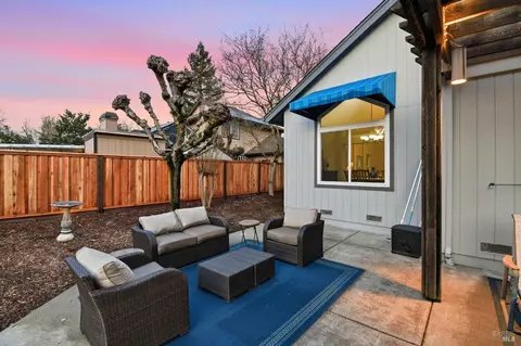 Exterior - 9475 Victoria Ln, Windsor, CA 95492 photo 21 of 27