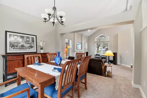 Dining - 9475 Victoria Ln, Windsor, CA 95492 photo 2 of 4