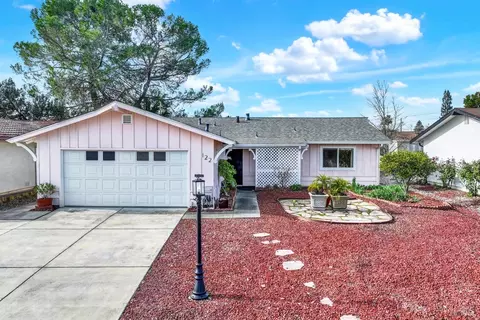 122 Isle Royale Cir, Vacaville, CA 95687