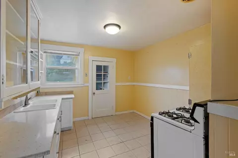 Kitchen - 12 Daniels Ave, Vallejo, CA 94590 photo 1 of 6