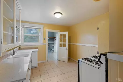 Kitchen - 12 Daniels Ave, Vallejo, CA 94590 photo 2 of 6