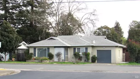 328 Dechene Ave, Sonoma, CA 95476